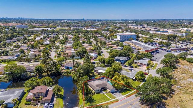 3800 NW 37th St, Lauderdale Lakes, FL 33309