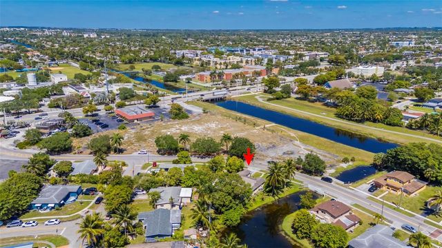 3800 NW 37th St, Lauderdale Lakes, FL 33309