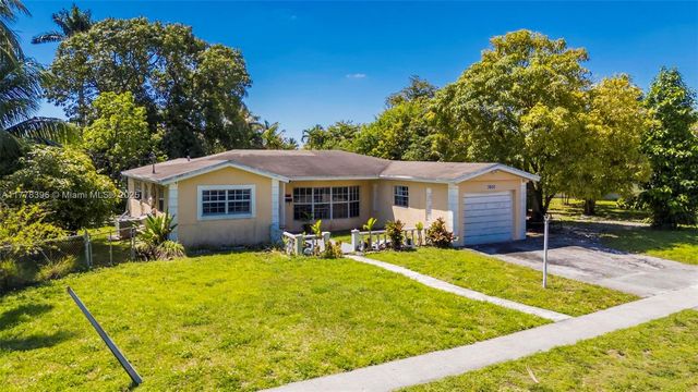 3800 NW 37th St, Lauderdale Lakes, FL 33309