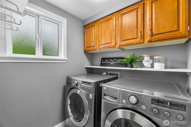 1033 Summit Lake Circle NW, Olympia, WA 98502