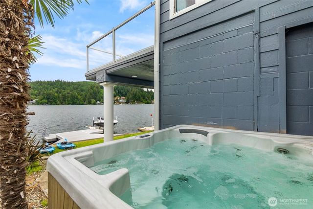 1033 Summit Lake Circle NW, Olympia, WA 98502