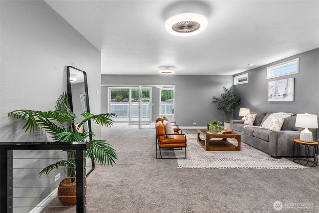 1033 Summit Lake Circle NW, Olympia, WA 98502