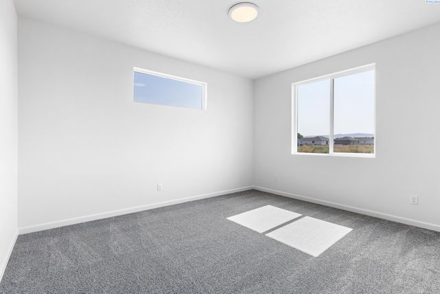 402 Amberly Ave, Grandview, WA 98930