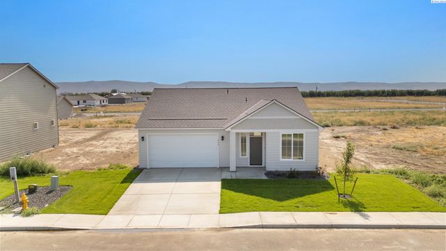 402 Amberly Ave, Grandview, WA 98930