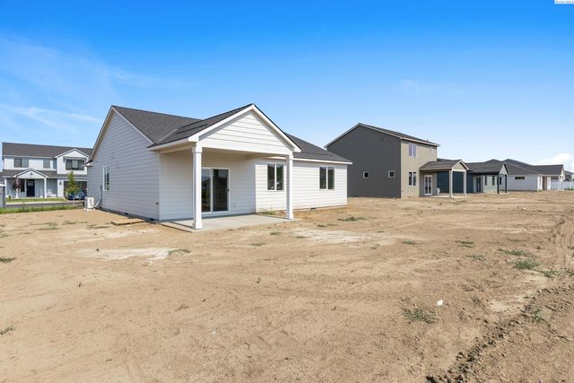 402 Amberly Ave, Grandview, WA 98930