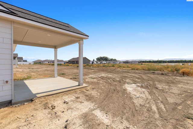 402 Amberly Ave, Grandview, WA 98930