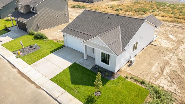 402 Amberly Ave, Grandview, WA 98930