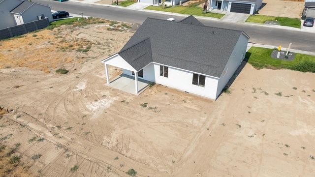 402 Amberly Ave, Grandview, WA 98930