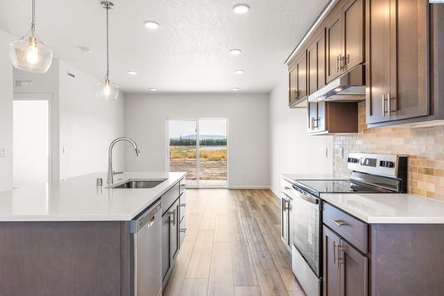 402 Amberly Ave, Grandview, WA 98930