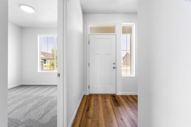 402 Amberly Ave, Grandview, WA 98930