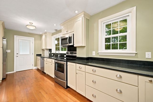 134 Federal St, Weymouth, MA 02188