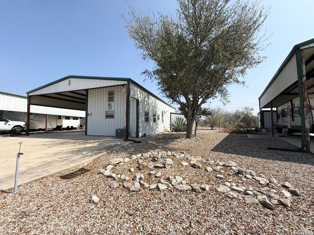 97 Live Oak, Brackettville, TX 78832