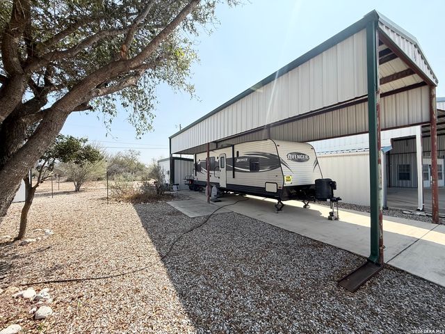 97 Live Oak, Brackettville, TX 78832