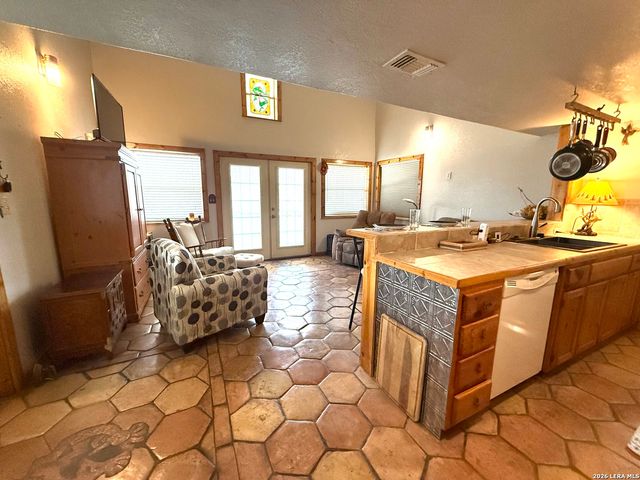 97 Live Oak, Brackettville, TX 78832