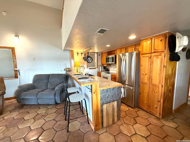 97 Live Oak, Brackettville, TX 78832