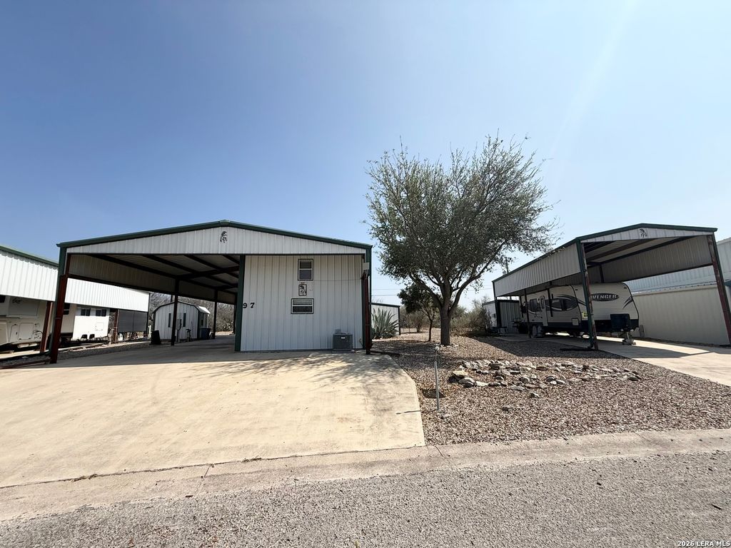 97 Live Oak, Brackettville, TX 78832