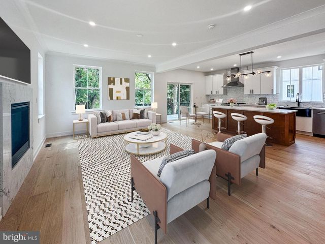 14 CHURCHVILLE LN, Churchville, PA 18966