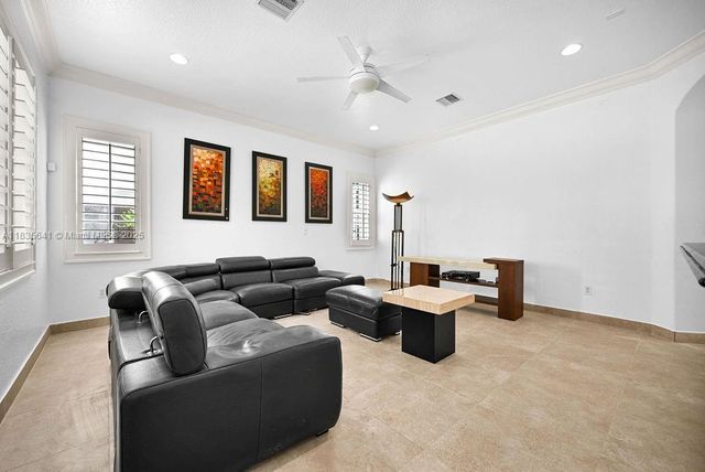 11233 NW 71st Ter, Doral, FL 33178