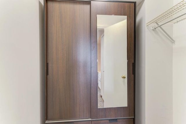 465 W Dominion Drive 1001, Wood Dale, IL 60191