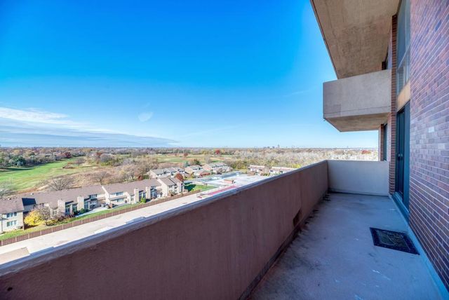 465 W Dominion Drive 1001, Wood Dale, IL 60191