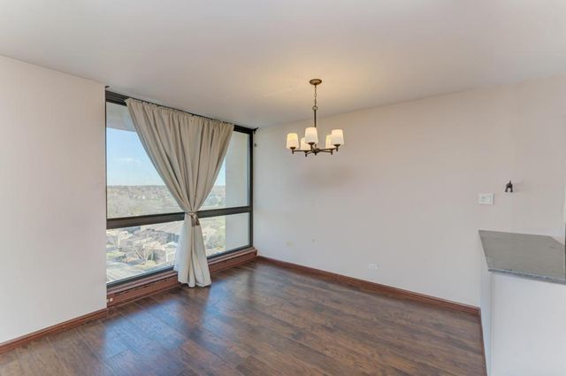 465 W Dominion Drive 1001, Wood Dale, IL 60191