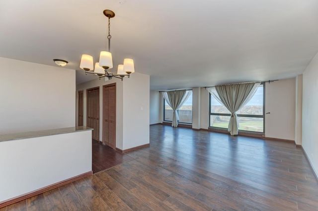 465 W Dominion Drive 1001, Wood Dale, IL 60191