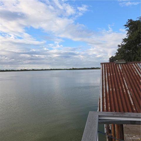 8442 Lago Vista Drive, Edcouch, TX 78538