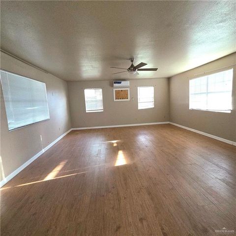 8442 Lago Vista Drive, Edcouch, TX 78538