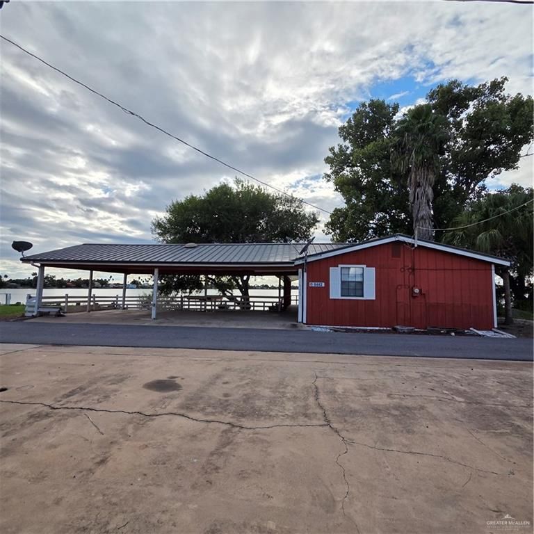 8442 Lago Vista Drive, Edcouch, TX 78538