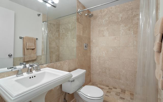 1122 N CLARK Street 1808, Chicago, IL 60610