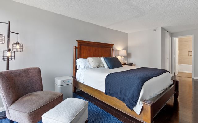 1122 N CLARK Street 1808, Chicago, IL 60610