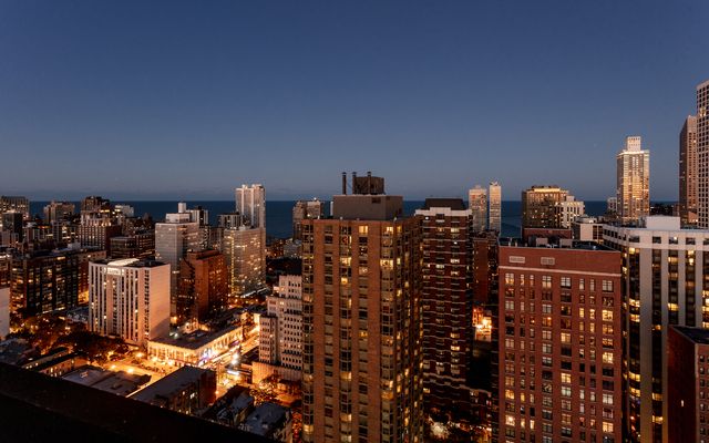 1122 N CLARK Street 1808, Chicago, IL 60610