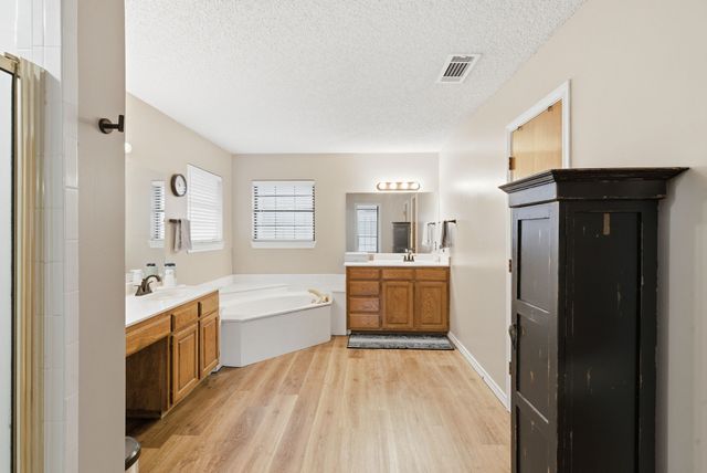 1936 Spinnaker Lane, Azle, TX 76020