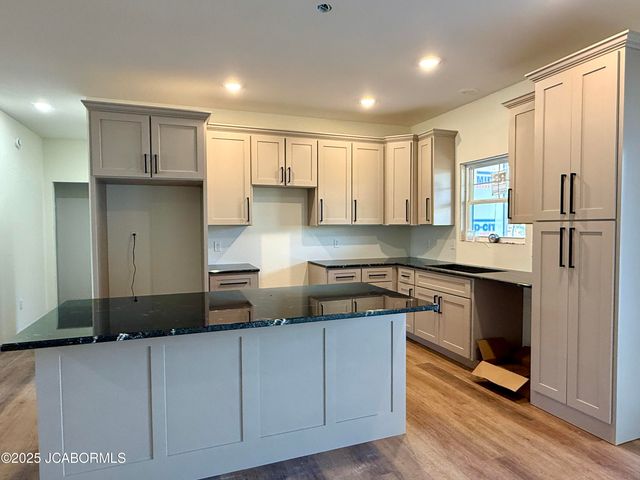 1420 BISCAYNE DRIVE, Jefferson City, MO 65109