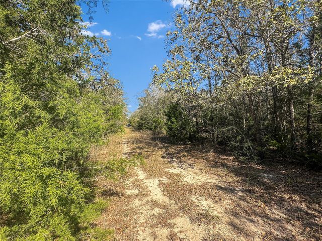 2845 Boehnke Road, Muldoon, TX 78949