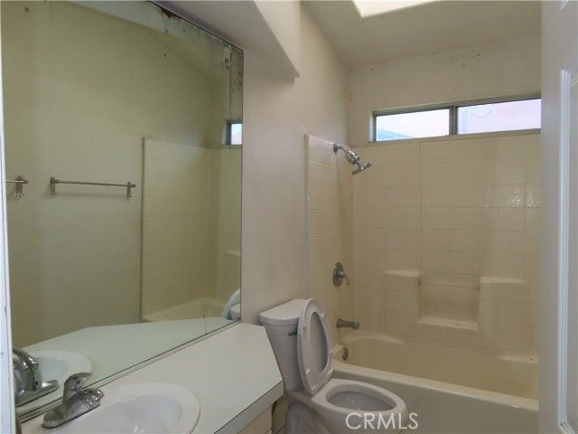 418 W Randall, Rialto, CA 92376