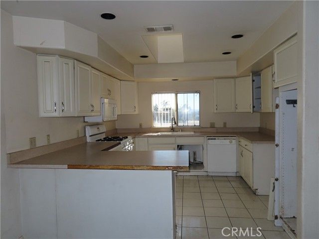 418 W Randall, Rialto, CA 92376