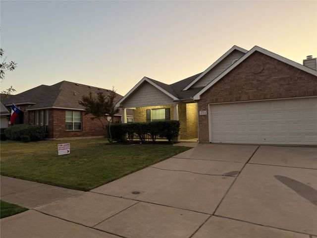 1208 Concho Trail, Mansfield, TX 76063
