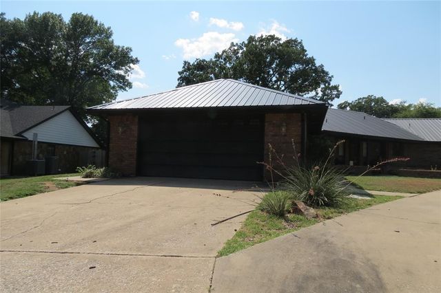 2219 Northwood Drive, Seminole, OK 74868