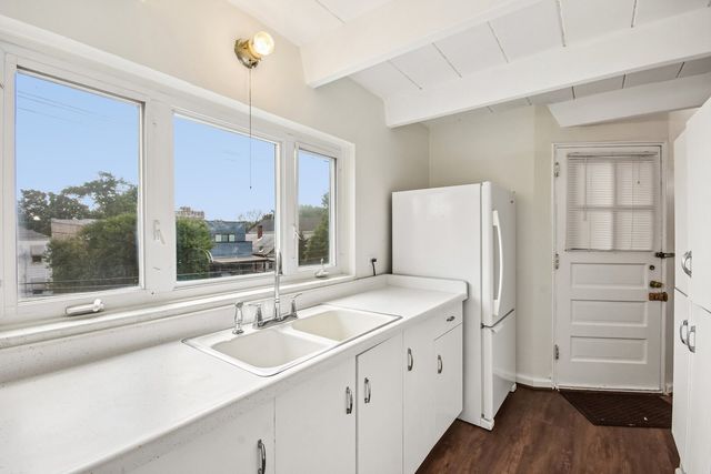 6123 N Winchester Avenue 2A, Chicago, IL 60660