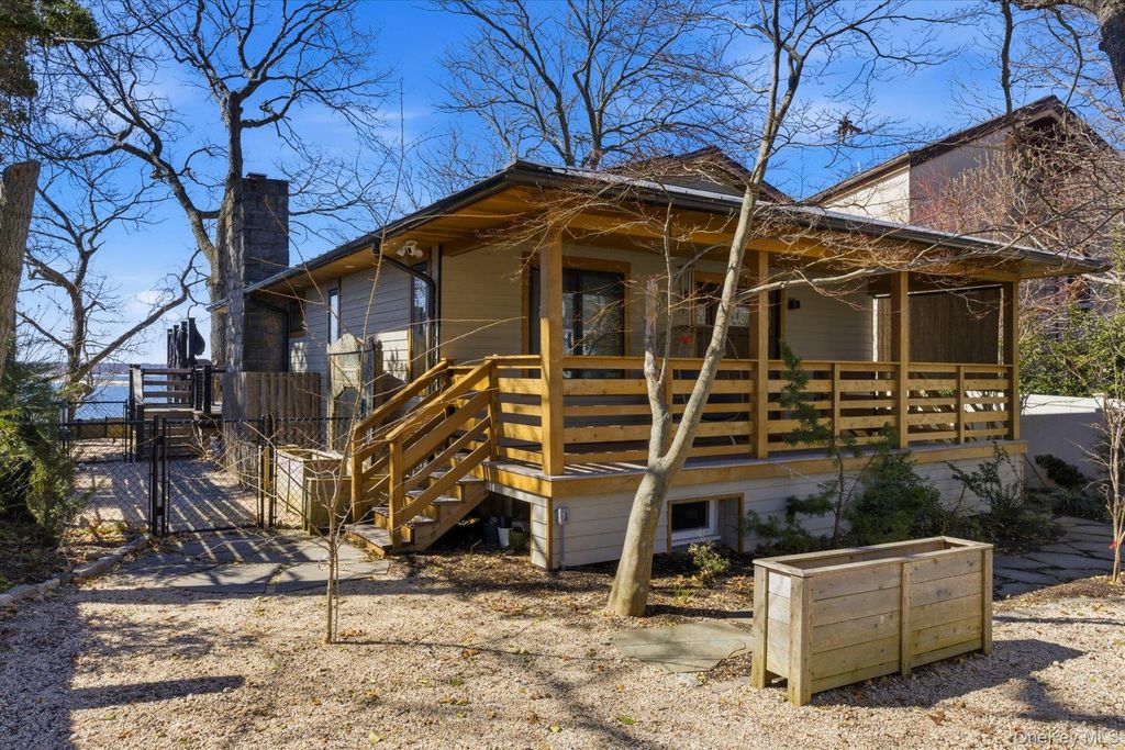 154 Eatons Neck Road, Northport, NY 11768