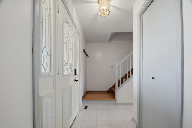 752 Meadow View Drive, Villa Hills, KY 41017