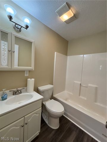 526 Ridge Drive, Medina, OH 44256