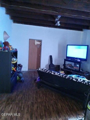 15221 LOS ANGELES Street, Clint, TX 79836
