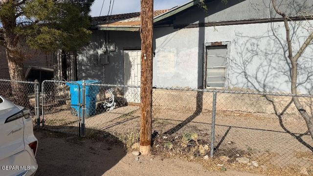 15221 LOS ANGELES Street, Clint, TX 79836