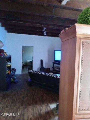 15221 LOS ANGELES Street, Clint, TX 79836
