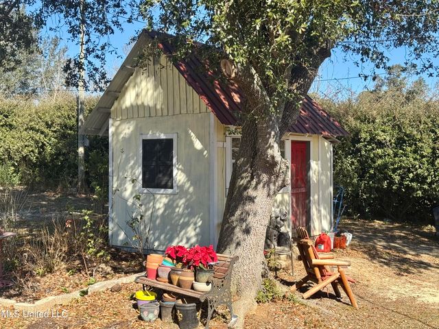 10418 Edwin Ladner Road, Pass Christian, MS 39571