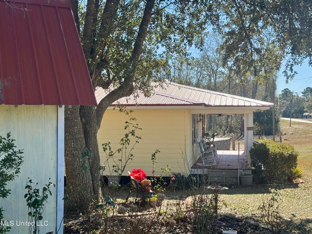 10418 Edwin Ladner Road, Pass Christian, MS 39571