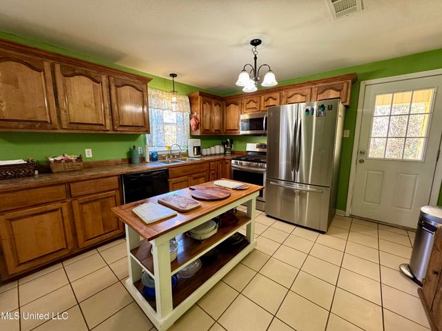 10418 Edwin Ladner Road, Pass Christian, MS 39571