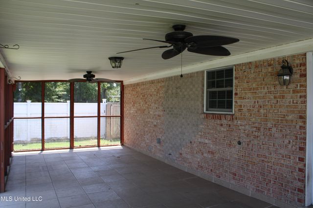 515 Spanish Acres Drive, Bay Saint Louis, MS 39520